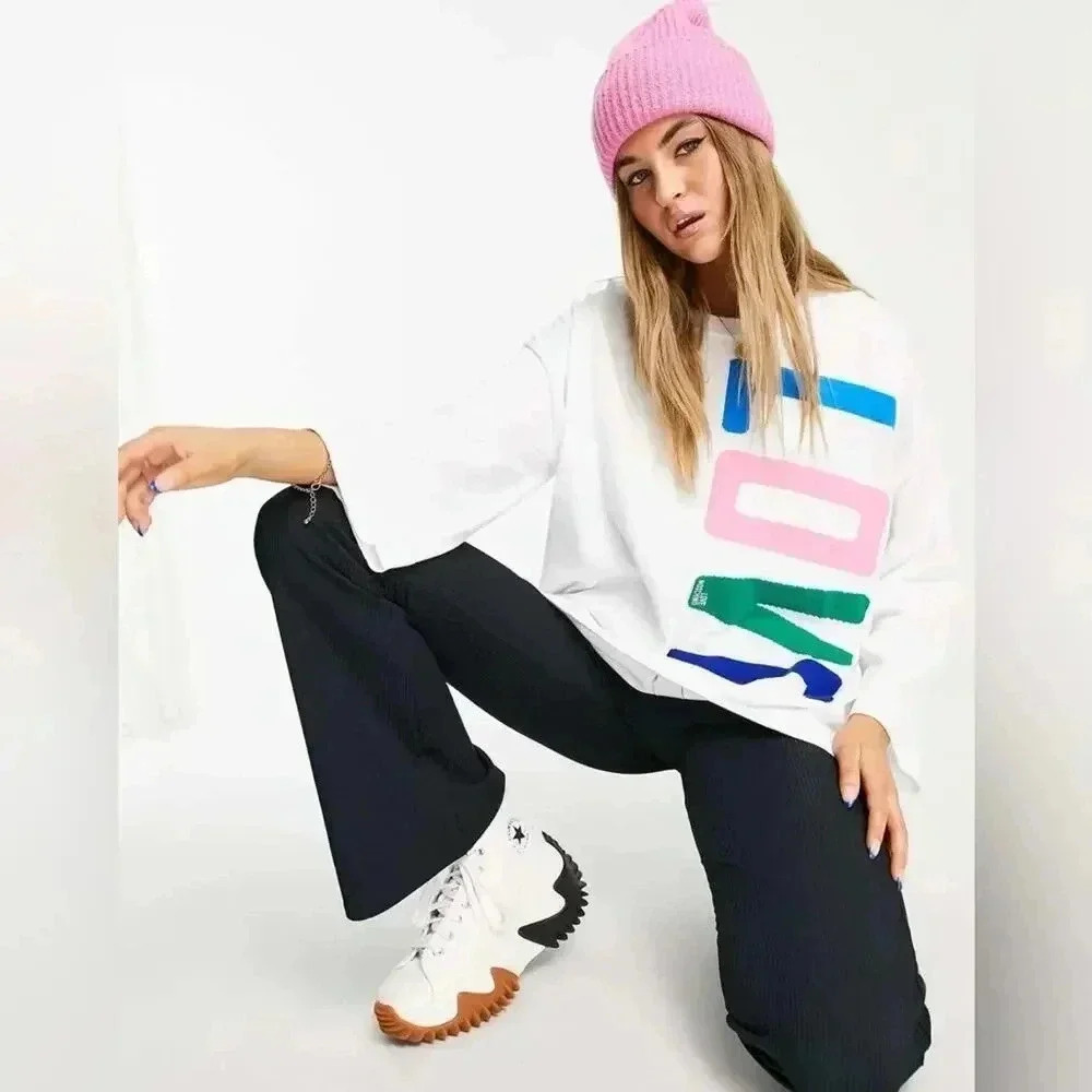 Love Moschino big love logo oversized jumper in white - Picture 4 of 9